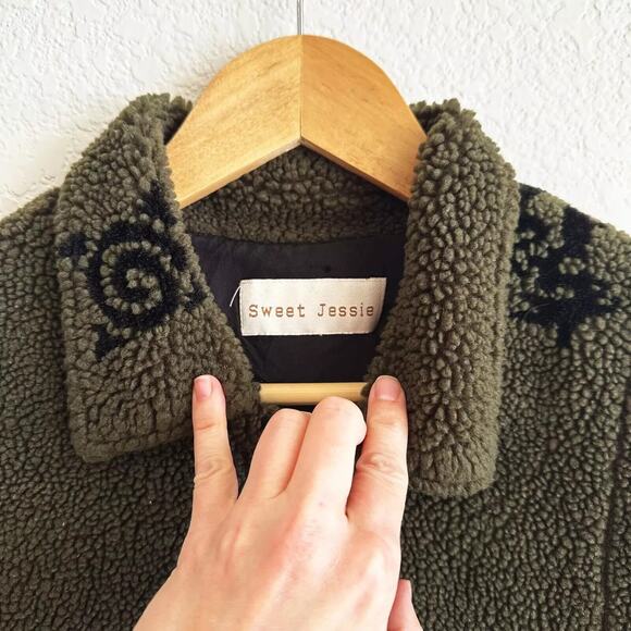 Sweet Jessie Womens Teddy Fleece Button Vest Medium? Outdoors Camping Novelty - Picture 5 of 7